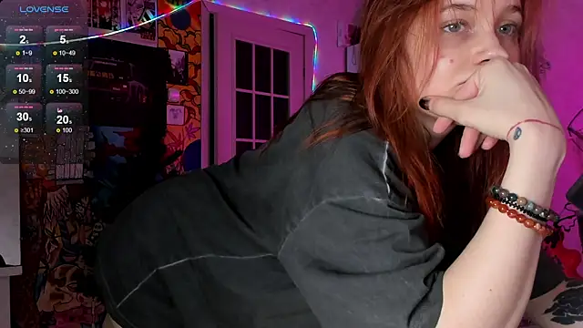 Snapshot of Sunny_Mouse_ chatting on 12/23/24, 01:24 Sunny Mouse  online show from 12/23/24, 01:24