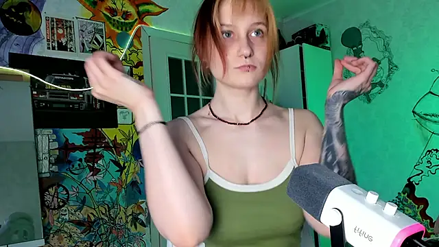 Snapshot of Sunny_Mouse_ chatting on 02/17/25, 02:04 Sunny Mouse  online show from 02/17/25, 02:04