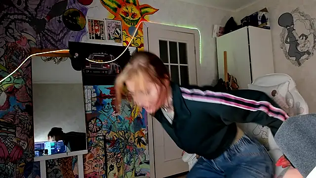 Snapshot of Sunny_Mouse_ chatting on 03/13/25, 07:28 Sunny Mouse  online show from 03/13/25, 07:28