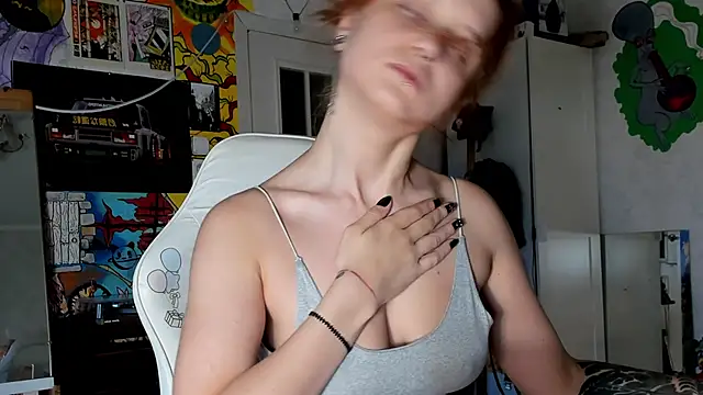 Snapshot of Sunny_Mouse_ chatting on 09/13/25, 02:39 Sunny Mouse  online show from 09/13/25, 02:39