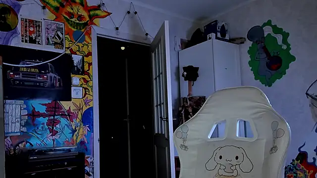 Snapshot of Sunny_Mouse_ chatting on 09/15/25, 06:19 Sunny Mouse  online show from 09/15/25, 06:19