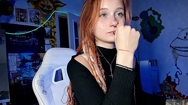 Snapshot of Sunny_Mouse_ chatting on 10/08/25, 04:48 Sunny Mouse  online show from 10/08/25, 04:48