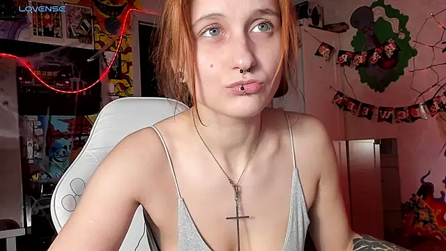 Snapshot of Sunny_Mouse_ chatting on 10/30/25, 04:41 Sunny Mouse  online show from 10/30/25, 04:41