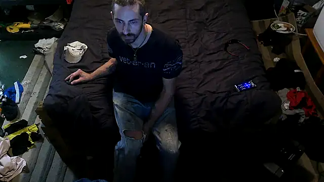 Snapshot of Bi_curious86 chatting on 10/16/25, 10:33 Bi curious86 online show from 10/16/25, 10:33