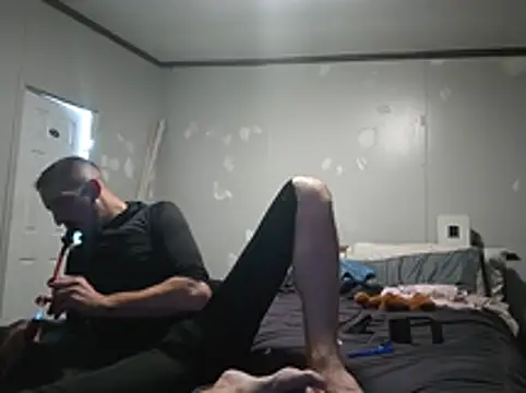 Snapshot of Bi_curious86 chatting on 11/28/25, 10:01 Bi curious86 online show from 11/28/25, 10:01