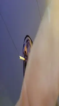 Snapshot of Bi_curious86 chatting on 12/19/25, 04:47 Bi curious86 online show from 12/19/25, 04:47