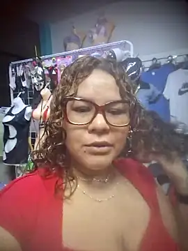 Snapshot of ROSALIALUCY chatting on 09/25/25, 01:59 ROSALIALUCY online show from 09/25/25, 01:59