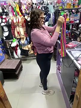 Snapshot of ROSALIALUCY chatting on 10/25/25, 11:51 ROSALIALUCY online show from 10/25/25, 11:51