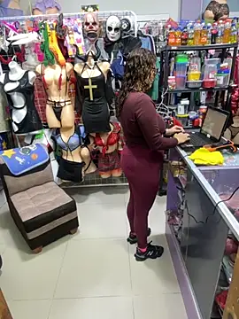 Snapshot of ROSALIALUCY chatting on 11/05/25, 11:43 ROSALIALUCY online show from 11/05/25, 11:43