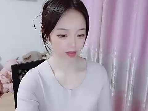 Snapshot of wwcc123 chatting on 11/05/25, 03:39 wwcc123 online show from 11/05/25, 03:39