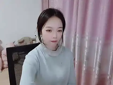 Snapshot of wwcc123 chatting on 11/17/25, 03:45 wwcc123 online show from 11/17/25, 03:45