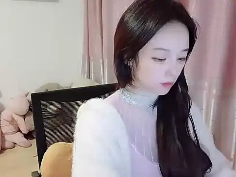 Snapshot of wwcc123 chatting on 11/26/25, 02:07 wwcc123 online show from 11/26/25, 02:07