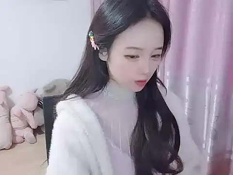 Snapshot of wwcc123 chatting on 12/05/25, 02:31 wwcc123 online show from 12/05/25, 02:31