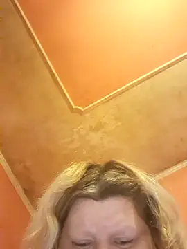 ducicsajsziii online show from 04/04/26, 07:00