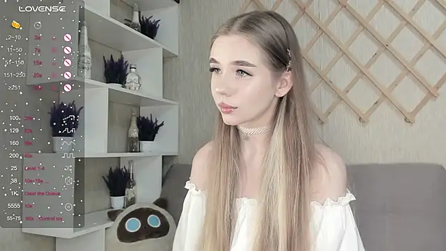 Snapshot of AutoBaby chatting on 11/19/25, 10:26 AutoBaby online show from 11/19/25, 10:26