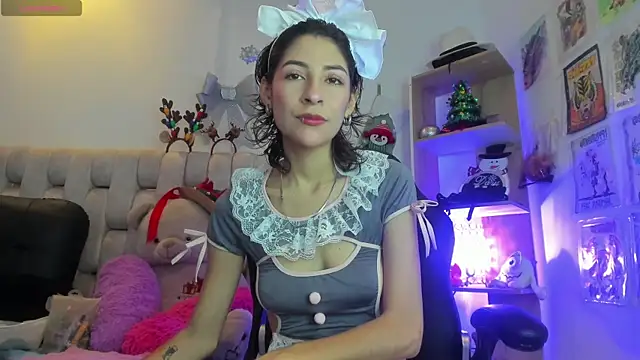 Snapshot of Gorgeous_Team chatting on 12/11/24, 08:39 Gorgeous Team online show from 12/11/24, 08:39