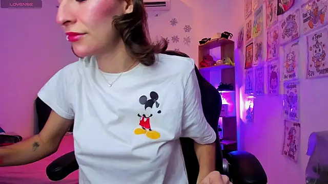 Snapshot of Gorgeous_Team chatting on 03/04/25, 08:05 Gorgeous Team online show from 03/04/25, 08:05