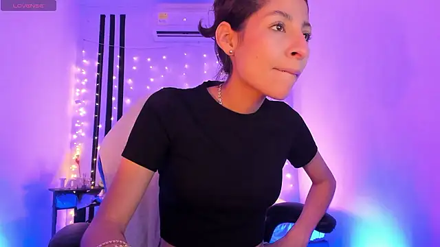 Snapshot of Gorgeous_Team chatting on 02/17/26, 06:25 Gorgeous Team online show from 02/17/26, 06:25