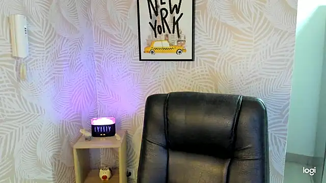 Snapshot of sexyyykloee chatting on 01/28/25, 07:11 sexyyykloee online show from 01/28/25, 07:11