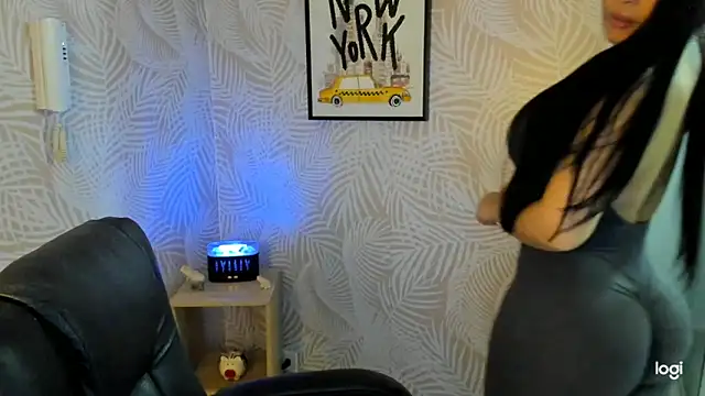 Snapshot of sexyyykloee chatting on 02/11/25, 03:50 sexyyykloee online show from 02/11/25, 03:50