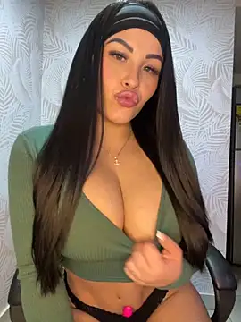 Snapshot of sexyyykloee chatting on 09/25/25, 06:17 sexyyykloee online show from 09/25/25, 06:17