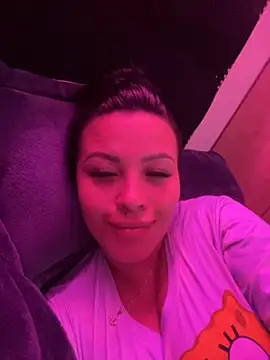 Snapshot of sexyyykloee chatting on 10/10/25, 11:59 sexyyykloee online show from 10/10/25, 11:59