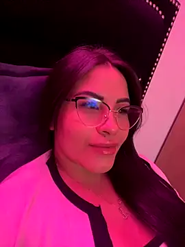 Snapshot of sexyyykloee chatting on 10/29/25, 05:20 sexyyykloee online show from 10/29/25, 05:20