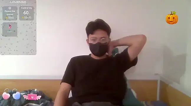 Snapshot of Gwencloudy chatting on 01/03/25, 01:58 Gwencloudy online show from 01/03/25, 01:58