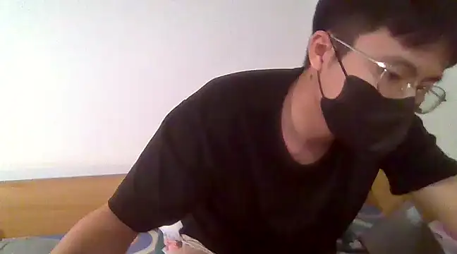 Snapshot of Gwencloudy chatting on 01/04/25, 05:16 Gwencloudy online show from 01/04/25, 05:16