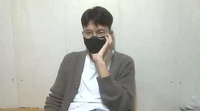 Snapshot of Gwencloudy chatting on 01/11/25, 10:51 Gwencloudy online show from 01/11/25, 10:51