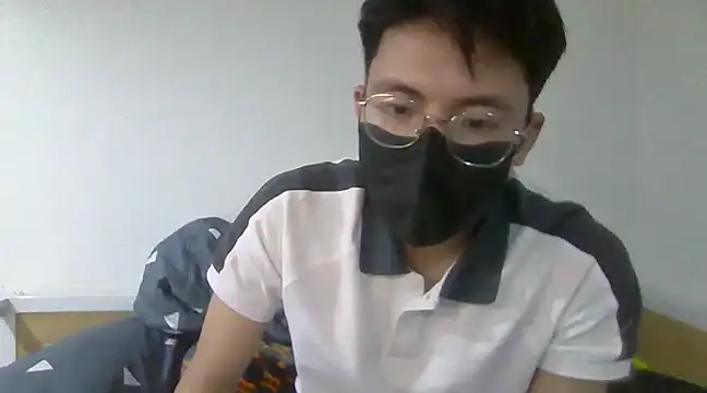 Snapshot of Gwencloudy chatting on 01/19/25, 11:56 Gwencloudy online show from 01/19/25, 11:56