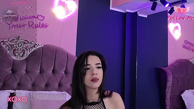 Snapshot of LaraKent chatting on 04/15/26, 07:32 LaraKent online show from 04/15/26, 07:32