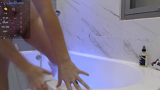 Snapshot of RubyLynxx chatting on 12/21/25, 11:17 RubyLynxx online show from 12/21/25, 11:17