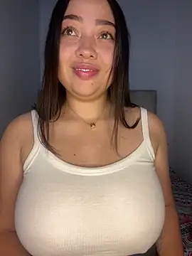 Snapshot of MissPerlaa chatting on 12/28/24, 05:25 MissPerlaa online show from 12/28/24, 05:25