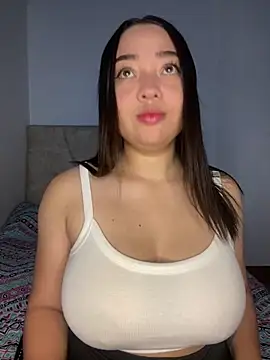 Snapshot of MissPerlaa chatting on 02/07/25, 01:22 MissPerlaa online show from 02/07/25, 01:22