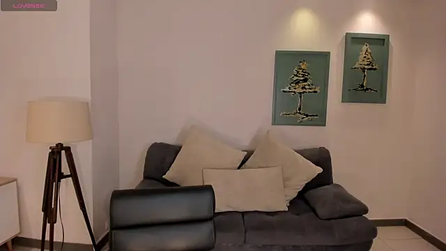 AlessiaCorleone  online show from 10/25/25, 07:30