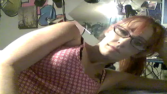 Snapshot of 4EyedSluttyGinger chatting on 04/30/26, 01:01 4EyedSluttyGinger online show from 04/30/26, 01:01