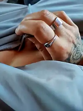 Snapshot of Luka932 chatting on 03/11/26, 03:51 Luka932 online show from 03/11/26, 03:51