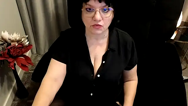 Snapshot of maggiemilff chatting on 01/24/25, 08:55 maggiemilff online show from 01/24/25, 08:55