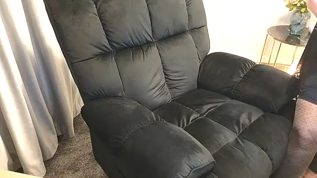 Snapshot of maggiemilff chatting on 03/13/25, 05:33 maggiemilff online show from 03/13/25, 05:33