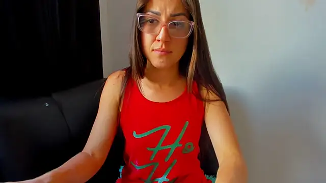 Snapshot of squirttati33 chatting on 12/06/24, 03:22 squirttati33 online show from 12/06/24, 03:22