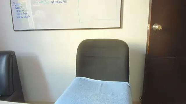 Snapshot of squirttati33 chatting on 11/05/25, 03:45 squirttati33 online show from 11/05/25, 03:45