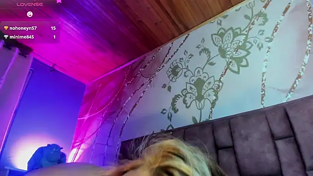 chloe bonnet online show from 01/24/25, 12:20