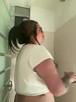 chloe bonnet online show from 03/15/25, 05:08