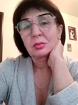 AlbinaXPretty online show from 12/15/24, 09:45