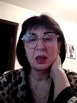 AlbinaXPretty online show from 01/28/25, 06:49