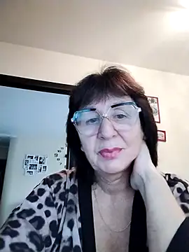 Snapshot of AlbinaXPretty chatting on 11/11/25, 07:41 AlbinaXPretty online show from 11/11/25, 07:41