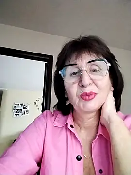 Snapshot of AlbinaXPretty chatting on 11/13/25, 08:35 AlbinaXPretty online show from 11/13/25, 08:35