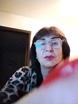 Snapshot of AlbinaXPretty chatting on 11/17/25, 09:31 AlbinaXPretty online show from 11/17/25, 09:31