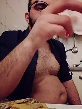 Snapshot of Passivello9 chatting on 12/20/25, 03:35 Passivello9 online show from 12/20/25, 03:35